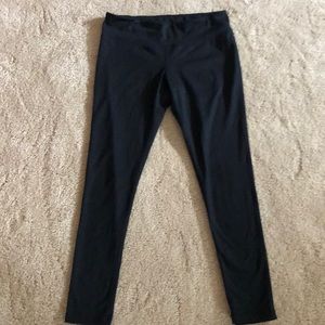Black crop leggings